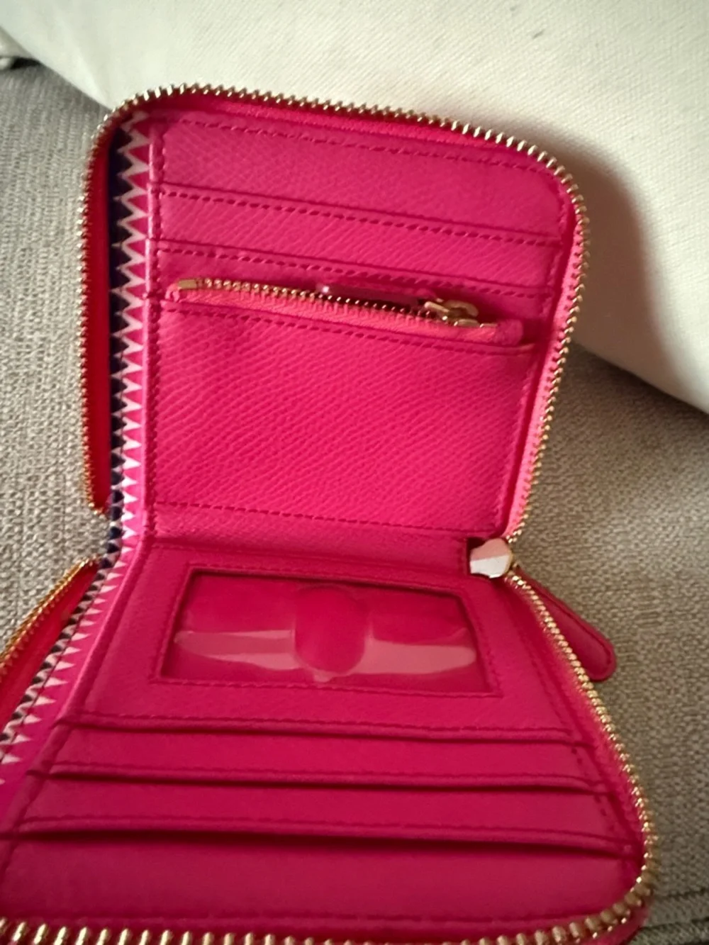 Vera Bradley Zuri Wallet Pink Red Leather Zip Around Bi Fold New - Picture 3 of 9